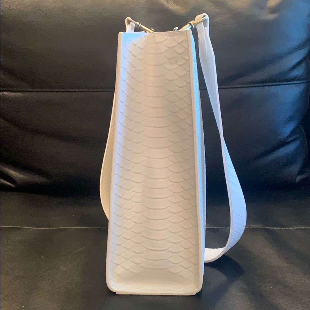 Tammy & Benjamin Leather Tote with Cutout Handles - Picture 4 of 7